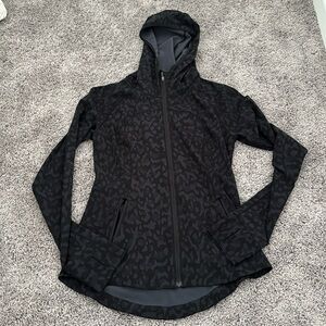 Lululemon windbreaker